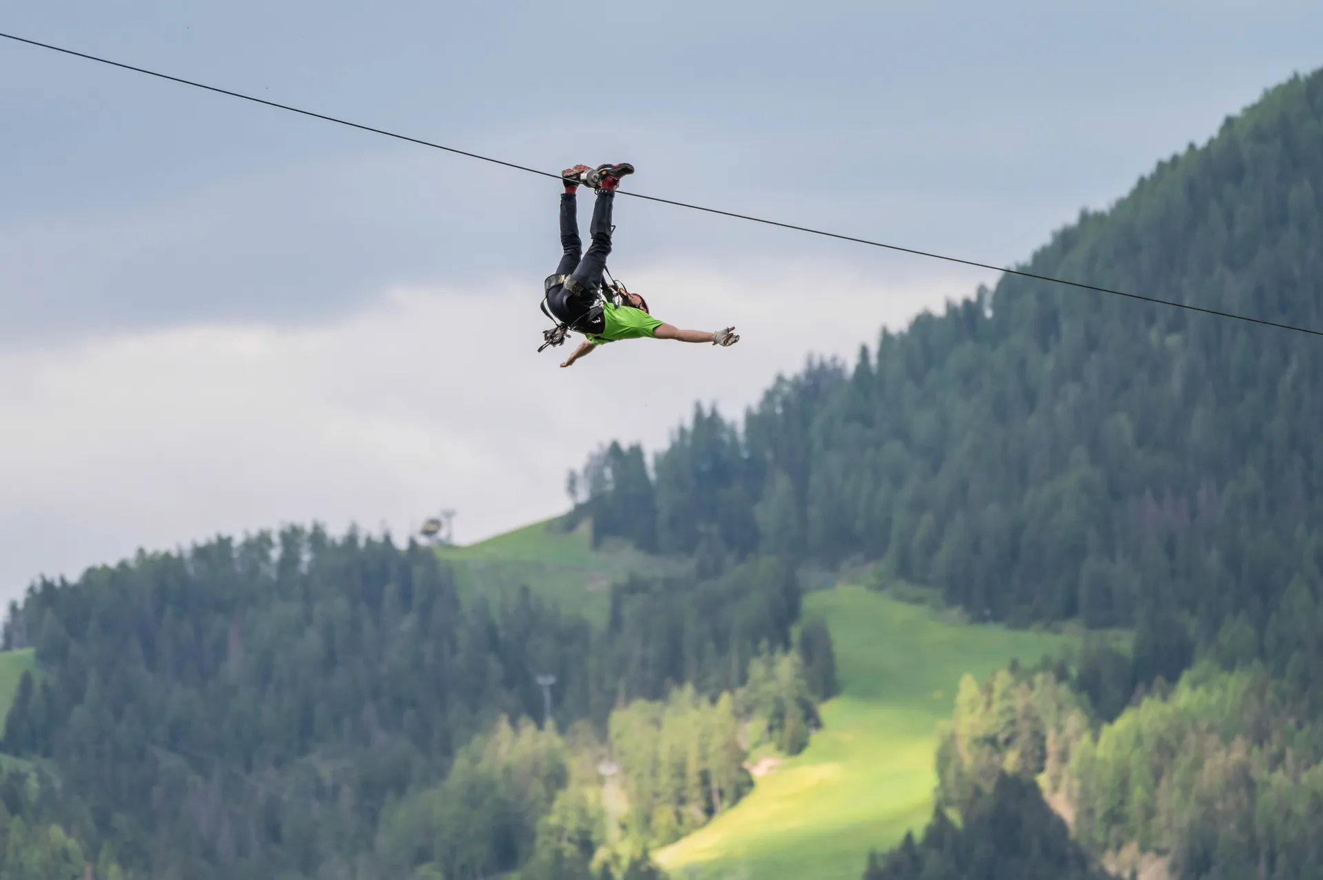 Upside-down acrobatics on the zipline