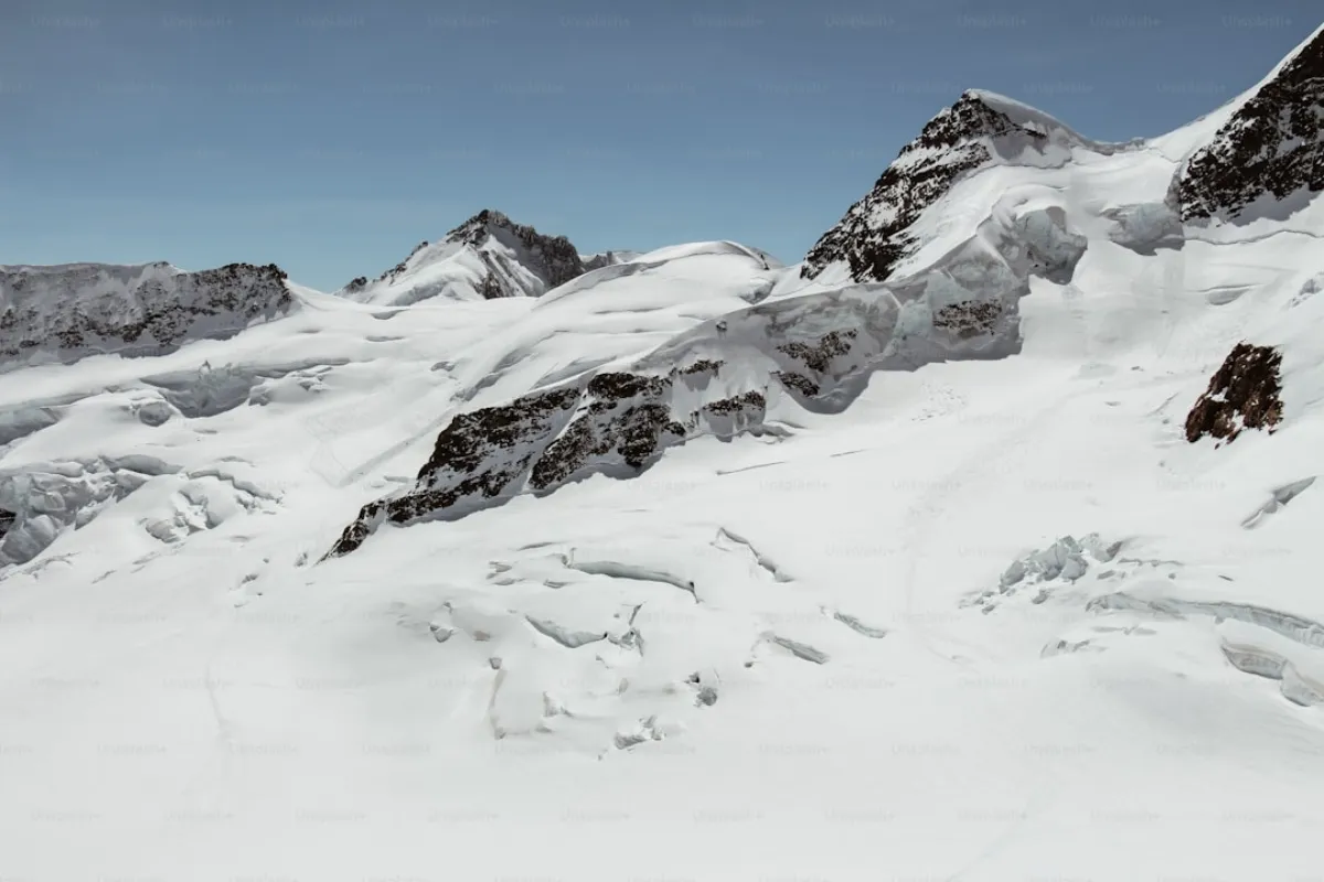 Dolomites vs Alps: Why Choose the Dolomites