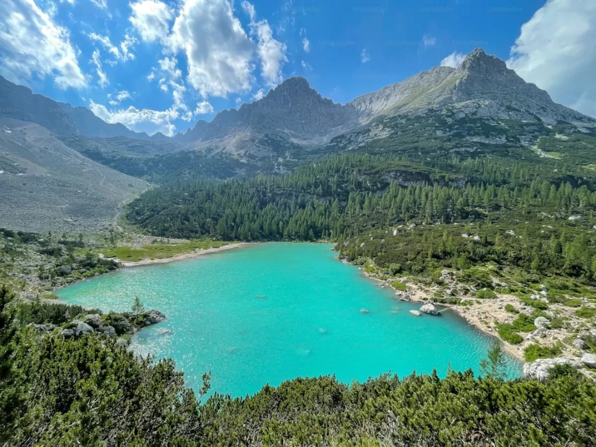 Os 5 Lagos Mais Bonitos perto de San Vigilio